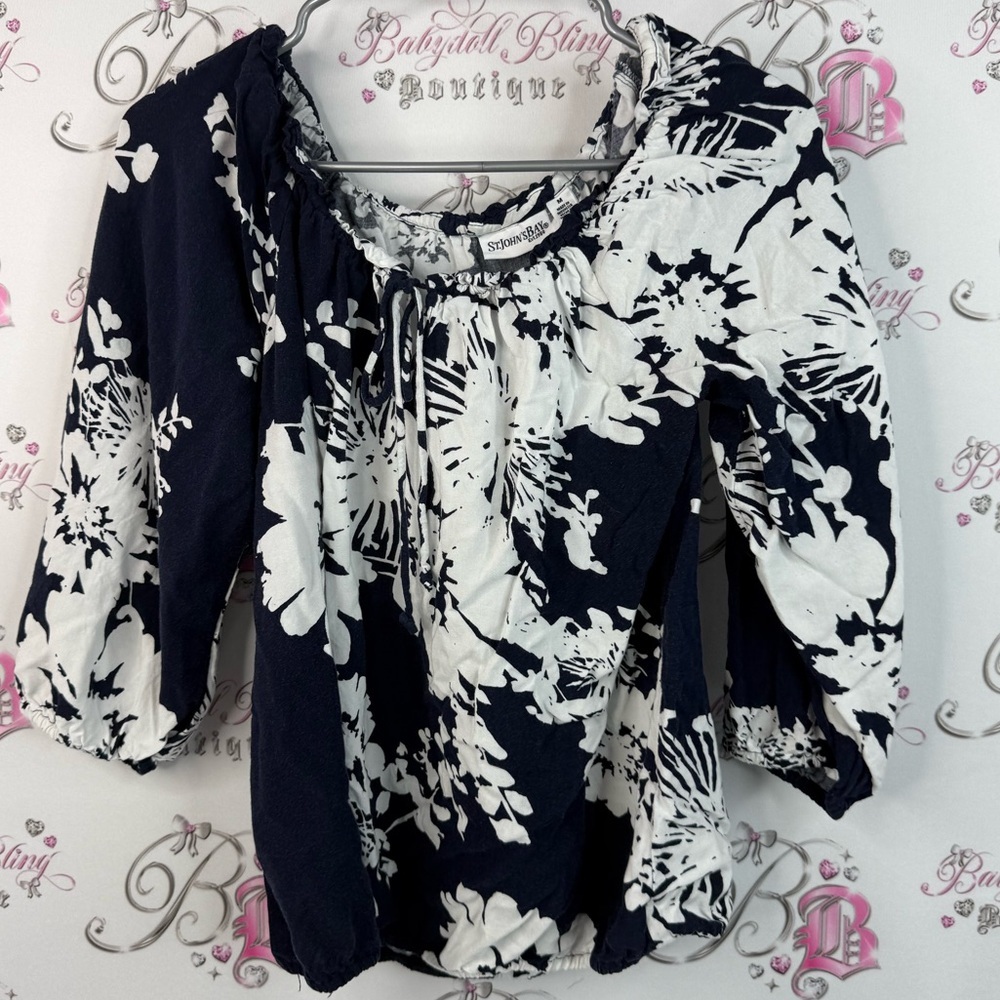 St. John's Bay shirt bubble sleeve tie up ribbon Black navy White Floral Blouse
